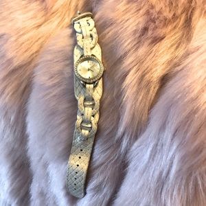 RARE montre Guess, bracelet en cuir tressé